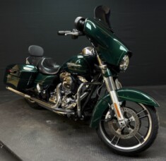 Harley-Davidson® Street Glide® Special 2015 FLHXS GREEN thumb 3