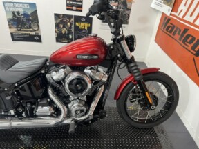 2026 Harley-Davidson® Street Bob® thumb 2