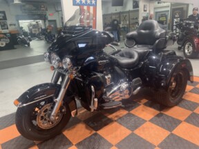 2019 Harley-Davidson Tri Glide Ultra FLHTCUTG thumb 0