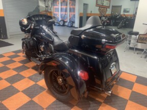2019 Harley-Davidson Tri Glide Ultra FLHTCUTG thumb 1