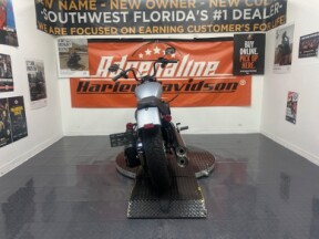 2020 Harley-Davidson® Street Bob® thumb 3