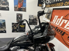 2013 Harley-Davidson® Road Glide® Custom BLACK W/ PINSTRIPE thumb 1
