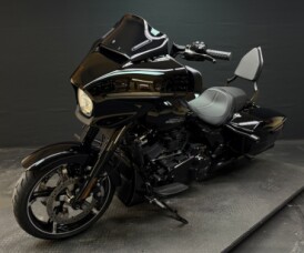 Harley-Davidson® Street Glide® 2024 FLHX Vivid Black - Black Finish thumb 1