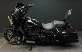 Harley-Davidson® Street Glide® 2024 FLHX Vivid Black - Black Finish thumb 0