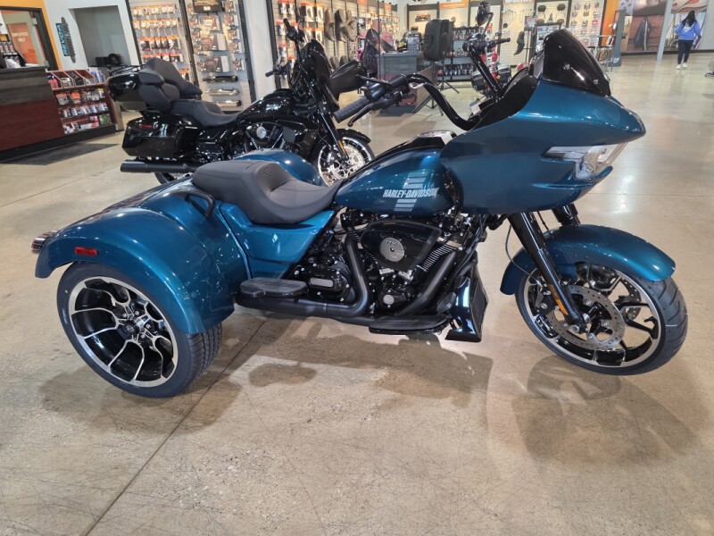 FLTRT 2026 Road Glide 3