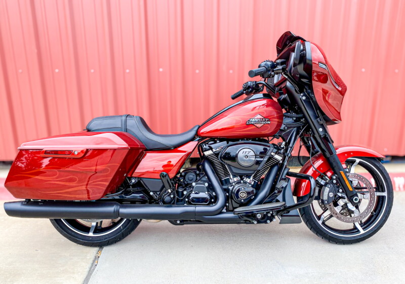 2025 Harley-Davidson® Street Glide® Whiskey Firestorm - Black Finish