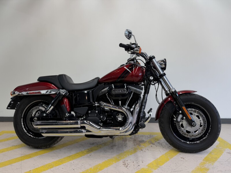 2016 Harley-Davidson® Fat Bob® 103 - Velocity Red Sunglo