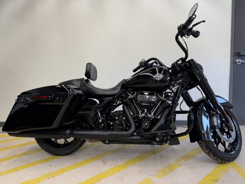 SOLD 2022 Harley-Davidson®  Road King™ Special Vivid Black