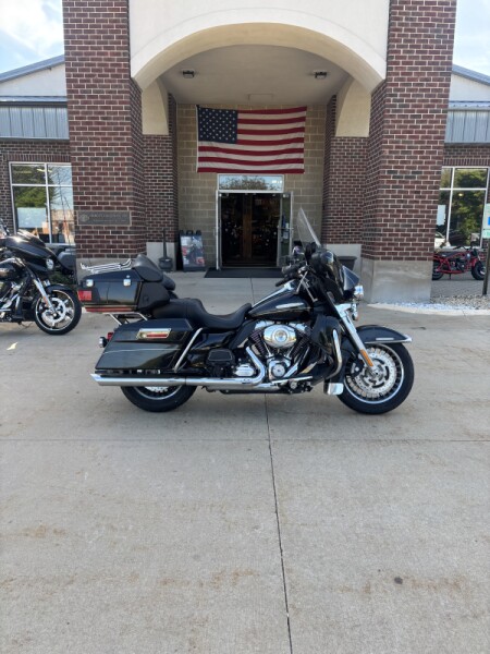 2012 Harley-Davidson® Electra Glide® Ultra Limited Vivid Black