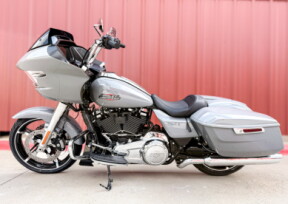 2026 Harley-Davidson® Road Glide® FLTRX thumb 3