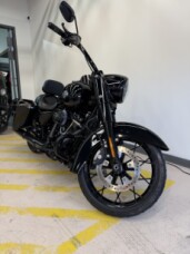 SOLD 2022 Harley-Davidson®  Road King™ Special Vivid Black thumb 3