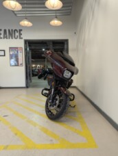 2024 Harley-Davidson® CVO™ Street Glide® Copperhead thumb 2