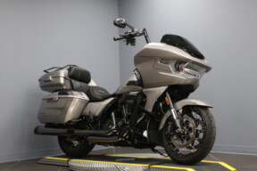 2023 Harley-Davidson® CVO™ Road Glide® FLTRXSE thumb 3