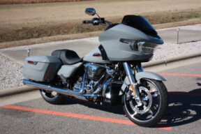 2026 Harley-Davidson® Road Glide™ FLTRX thumb 3