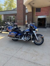  2010 Electra Glide® Ultra Limited thumb 3