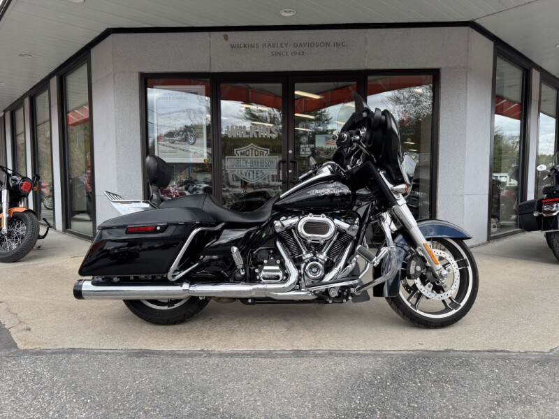 2019 HARLEY-DAVIDSON FLHX STREET GLIDE in Vivid Black