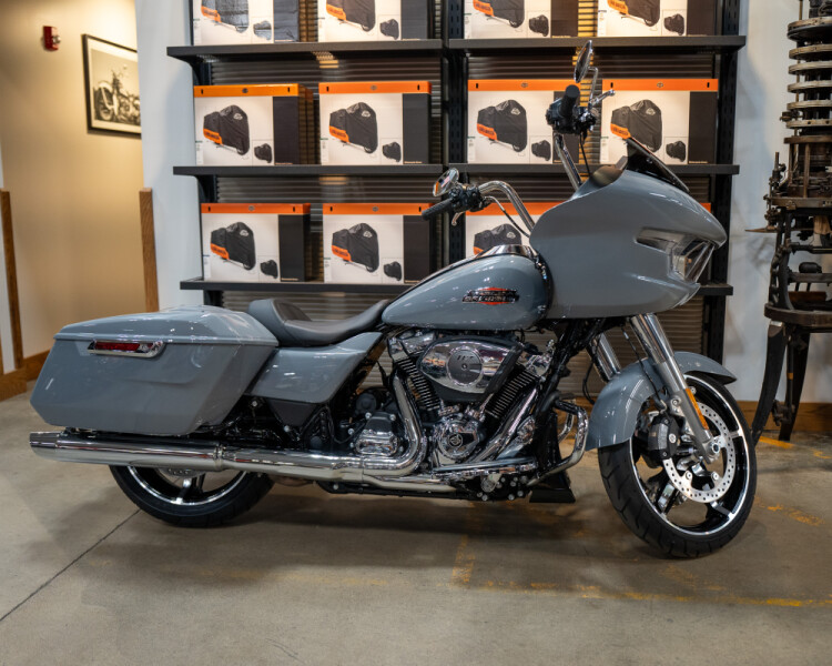 CVO™ Road Glide® ST | Russ' Ocean State Harley-Davidson®