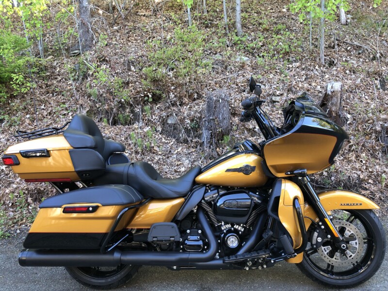 2023 Harley-Davidson® Road Glide® Limited Prospect Gold/Vivid Black