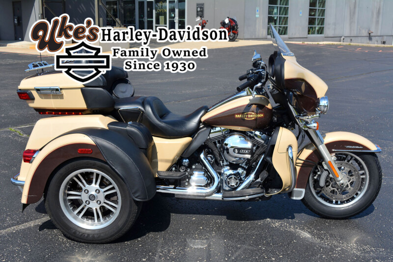 2014 Harley-Davidson® Tri Glide® Ultra Sand Pearl/ Canyon Brown Pearl