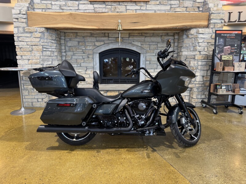FLTRX 2025 Road Glide™