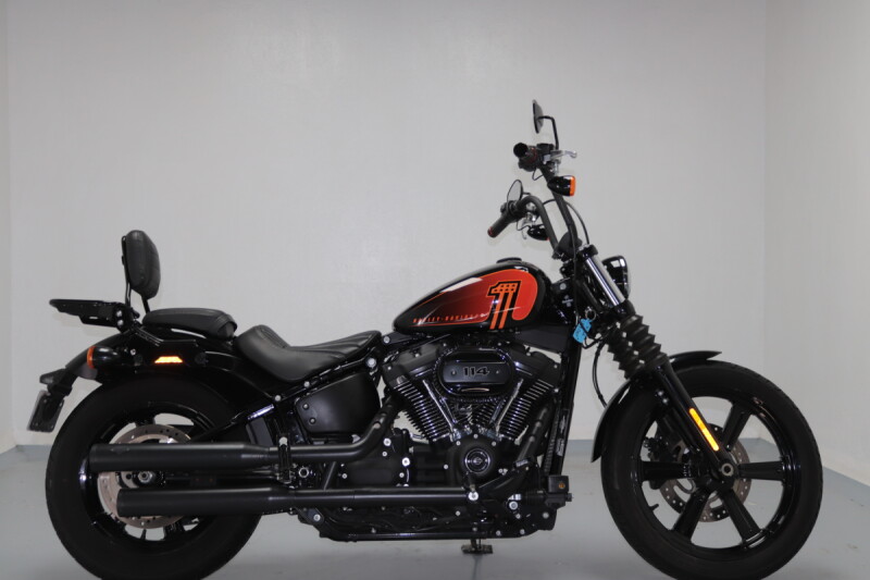 2022 Harley-Davidson® Street Bob® 114 Vivid Black