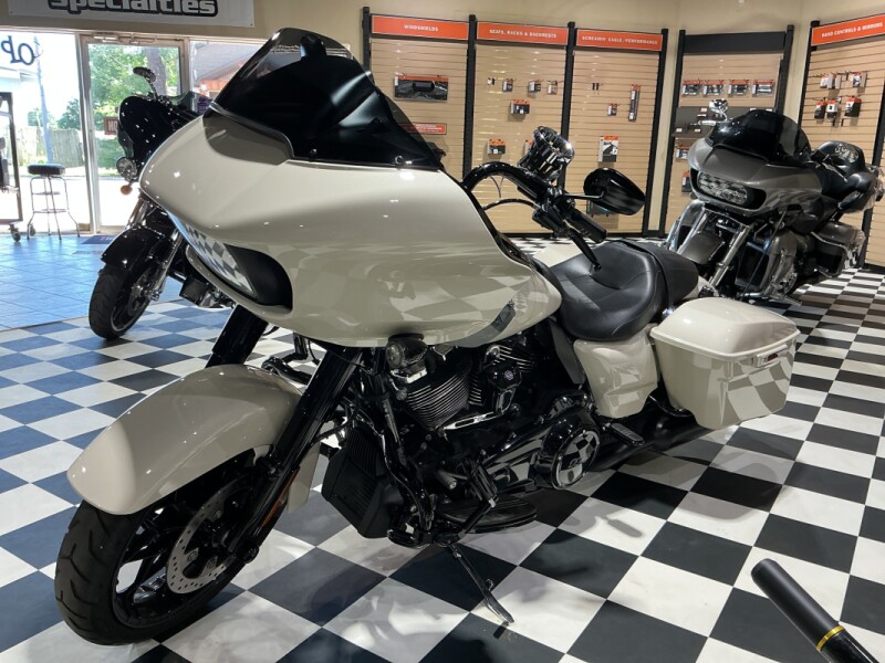 FLTRXS 2022 Road Glide® Special