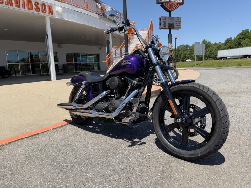 2014 Harley-Davidson® Street Bob® Hard Candy Voodoo Purple Flake