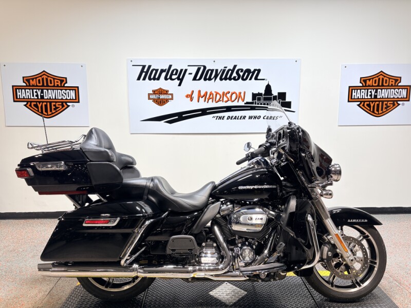 2021 FLHTK Harley-Davidson® Ultra Limited Vivid Black - Chrome Finish