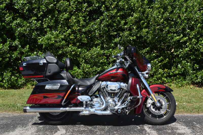 2011 Harley-Davidson® CVO™ Ultra Classic® Electra Glide®