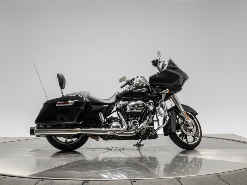 2022 HARLEY-DAVIDSON FLTRX ROAD GLIDE in Vivid Black