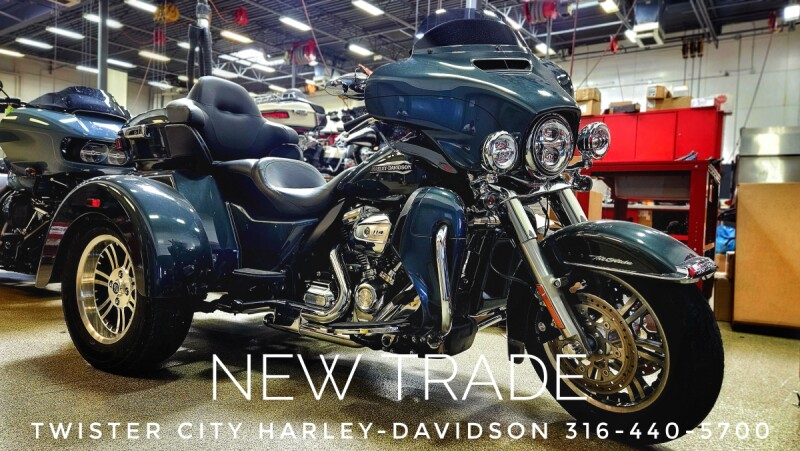 2020 Harley-Davidson® Tri Glide® Ultra, FLHTCUTG