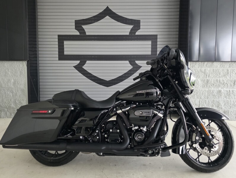 2020 Harley-Davidson® Street Glide® Special Vivid Black