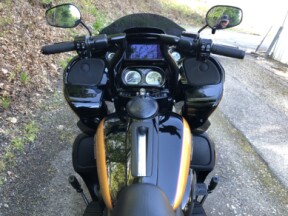 2023 Harley-Davidson® Road Glide® Limited Prospect Gold/Vivid Black thumb 0