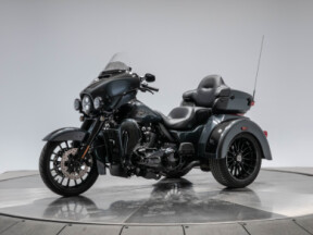 2025 HARLEY-DAVIDSON FLHTCUTG TRI GLIDE ULTRA in Iron Horse Metallic thumb 0