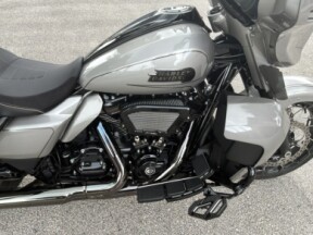 FLHXSE 2023 CVO™ Street Glide® thumb 3