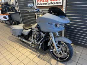 2026 H-D Road Glide® Solo 117ci thumb 2