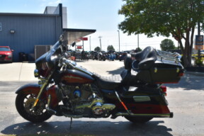 2011 Harley-Davidson® CVO™ Ultra Classic® Electra Glide® thumb 0