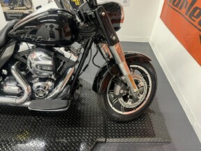 2015 Harley-Davidson® FLHP thumb 2