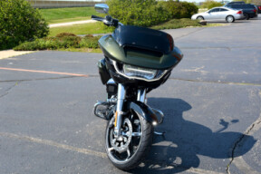 2026 Harley-Davidson® Road Glide® Olive Steel Metallic / Vivid Black Chrome Trim thumb 3