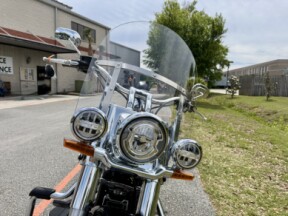 2020 Harley-Davidson® Deluxe FLDE thumb 3
