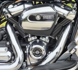FLTRX 2023 Road Glide® thumb 2