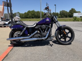 2014 Harley-Davidson® Street Bob® Hard Candy Voodoo Purple Flake thumb 2