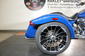 2023 Harley-Davidson® Road Glide® 3 FLTRT thumb 3