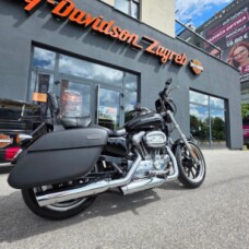 2015 Harley-Davidson® SuperLow® Vivid Black thumb 1