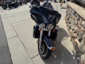 2016 Harley-Davidson® Ultra Limited Cosmic Blue thumb 2