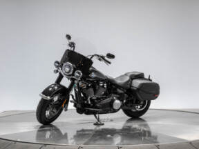 2026 Harley-Davidson FLHC Heritage Classic in Vivid Black with 10 miles thumb 0