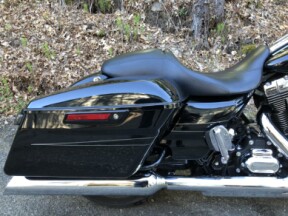 2016 Harley-Davidson® Road Glide® Special Vivid Black thumb 2