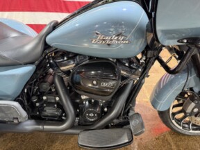 Harley-Davidson® Road Glide 3 2024 FLTRT SHARKSKIN W/ PINSTRIPE thumb 0