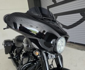 2020 Harley-Davidson® Street Glide® Special Vivid Black thumb 2