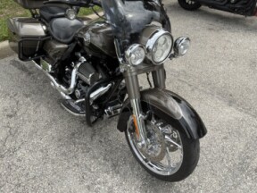 FLHRSE5 2014 CVO™ Road King® thumb 2